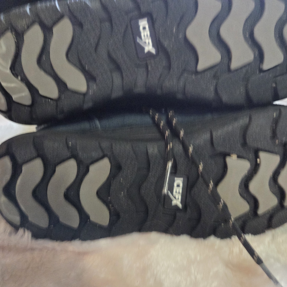 Denver Hayes Black Winter Boots with Fur Lining - Picture 7 of 8